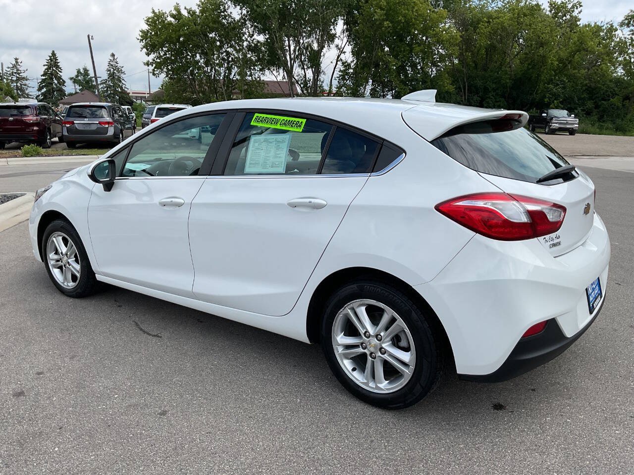 Used 2017 Chevrolet Cruze LT w/ Convenience Package FWD image 4