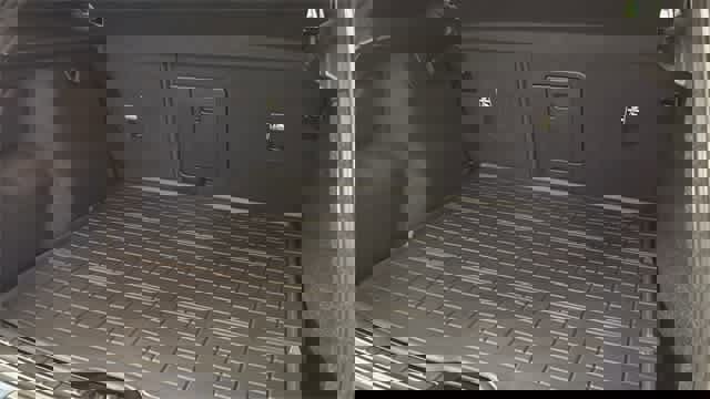 Used 2023 Volvo XC40 Recharge Ultimate w/ Protection Package Premier image 12