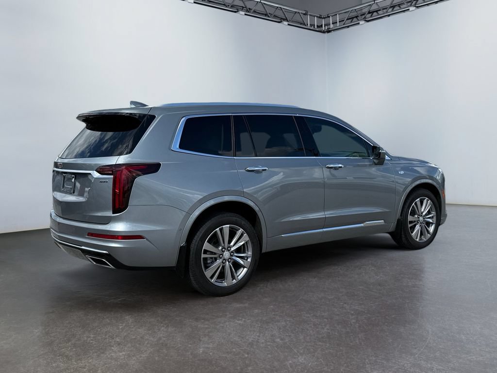 Used 2025 Cadillac XT6 Premium Luxury w/ Technology Package AWD/4WD image 3