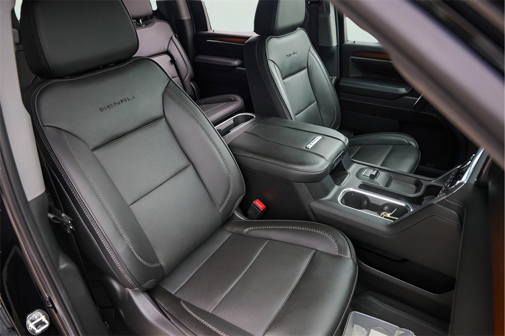 Used 2024 GMC Sierra 3500 Denali w/ Denali Reserve Package image 33