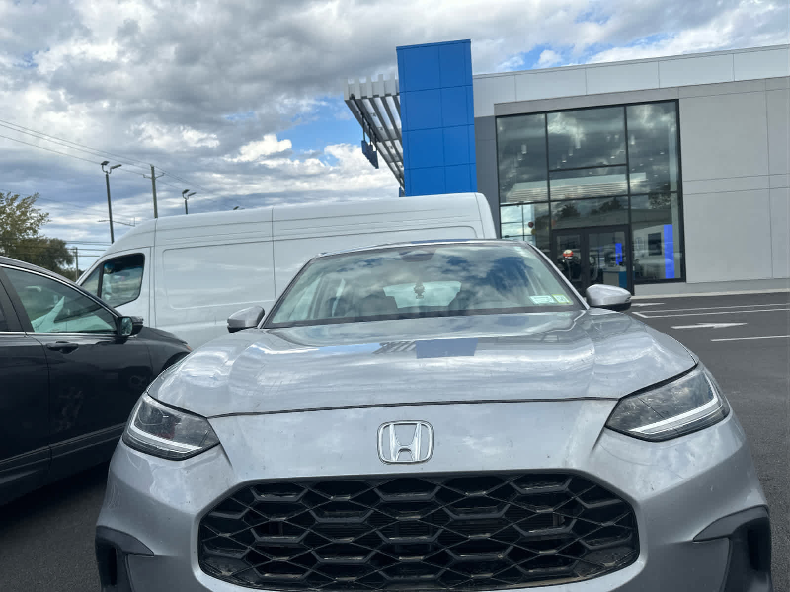 Used 2024 Honda HR-V LX image 2