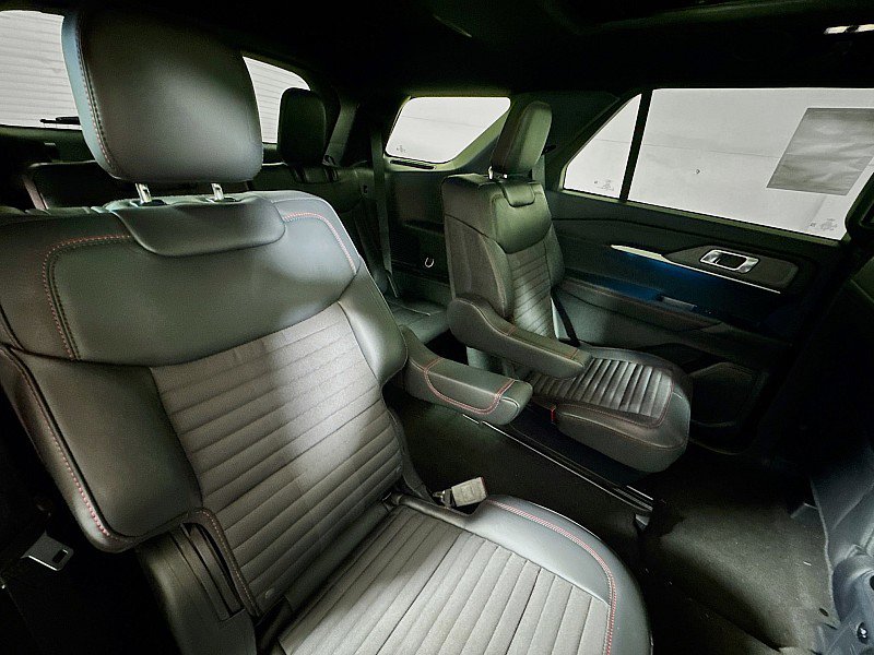 New 2025 Ford Explorer ST-Line w/ Premium Package image 30