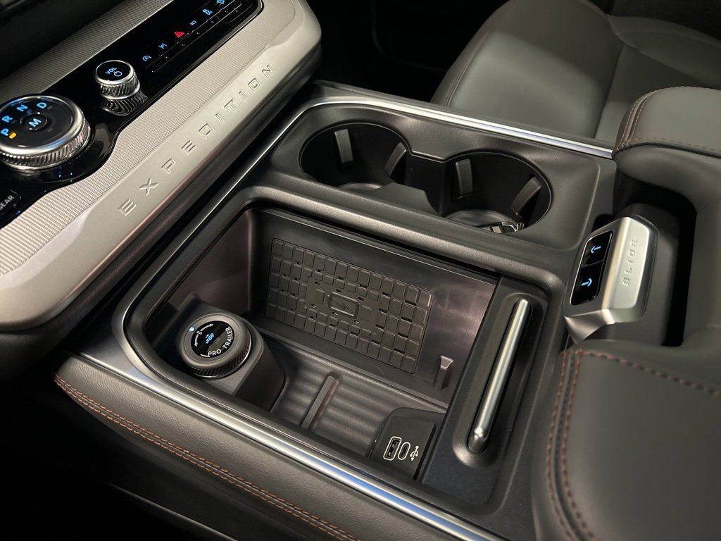 New 2025 Ford Expedition Max Active image 34