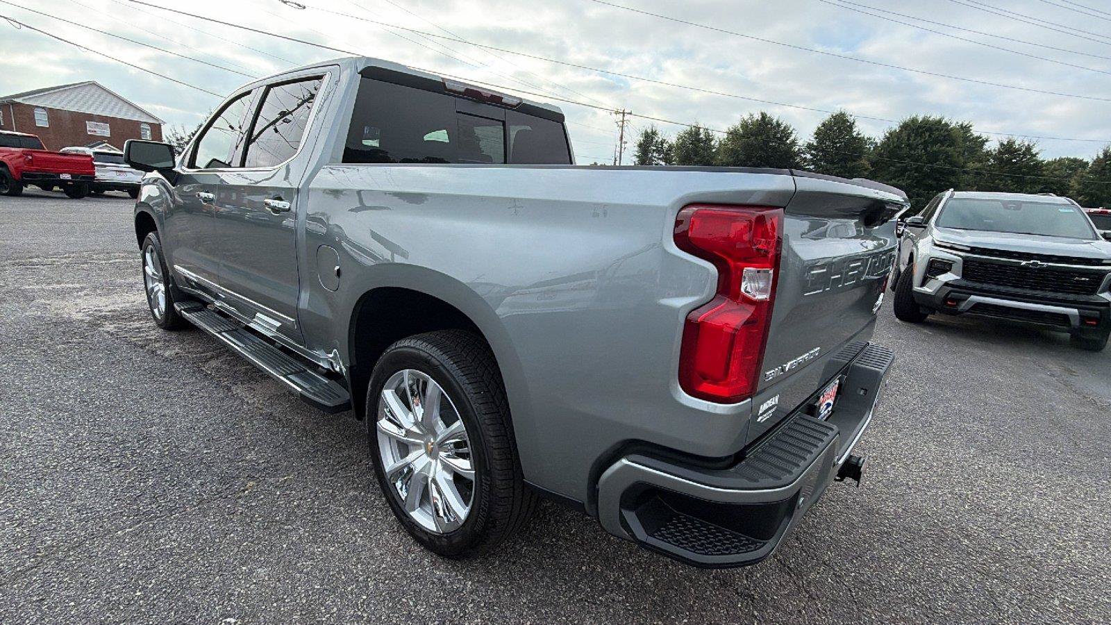 New 2026 Chevrolet Silverado 1500 High Country w/ High Country Premium Package AWD/4WD image 12
