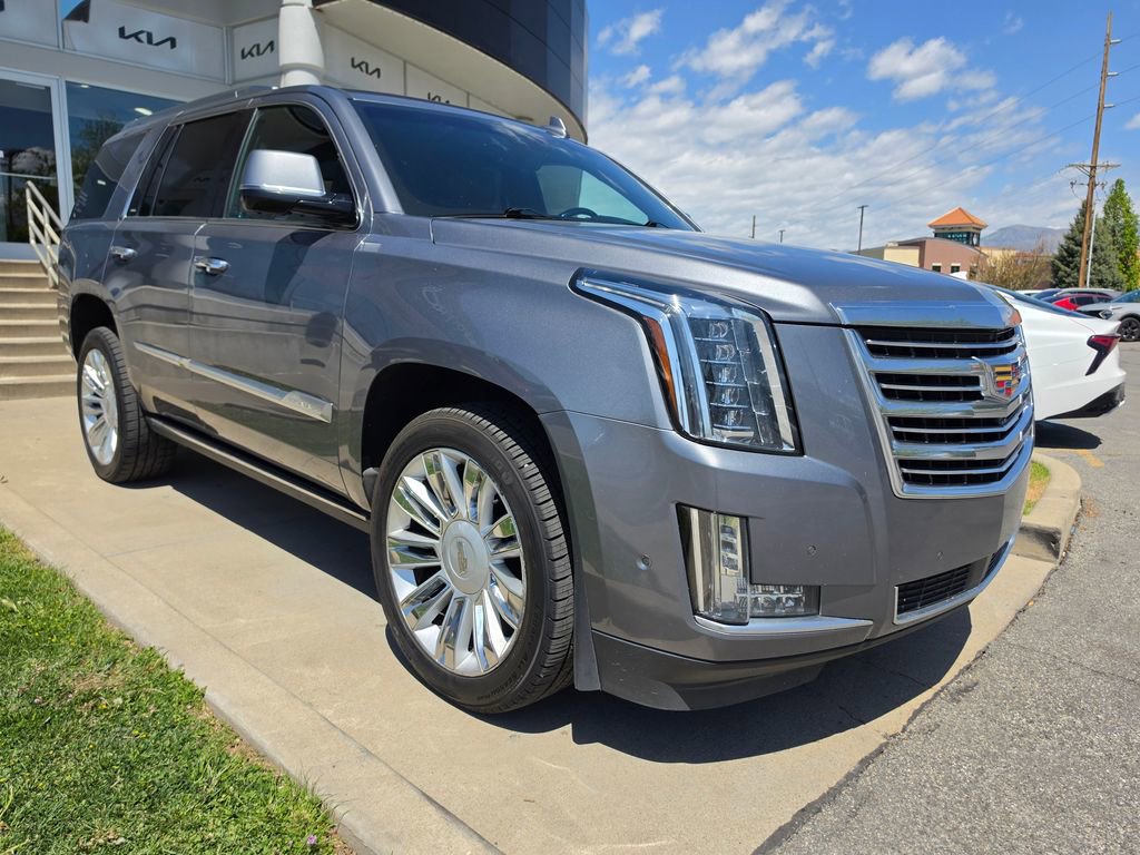 Used 2019 Cadillac Escalade Platinum AWD/4WD image 3