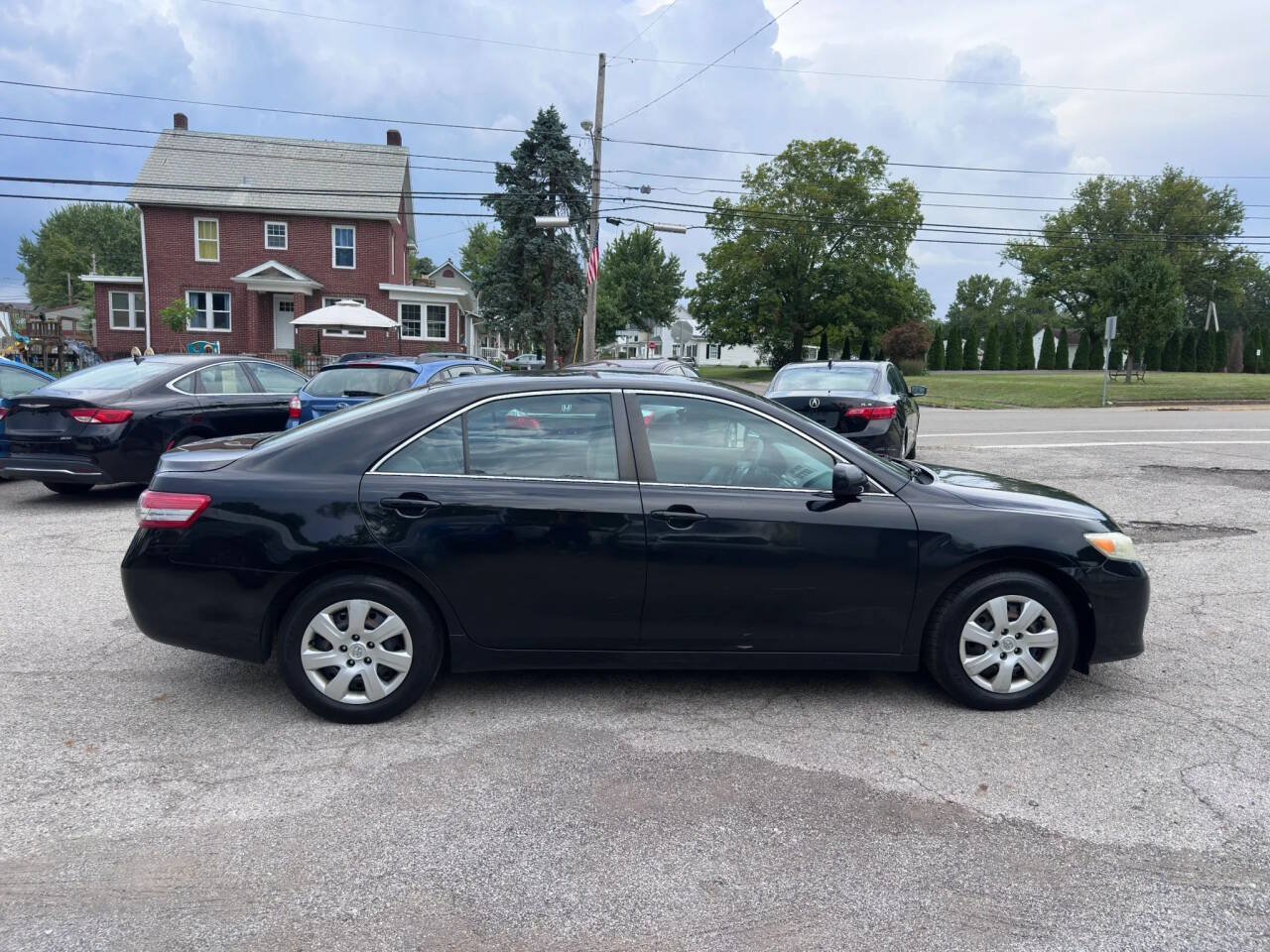 Used 2011 Toyota Camry LE FWD image 4