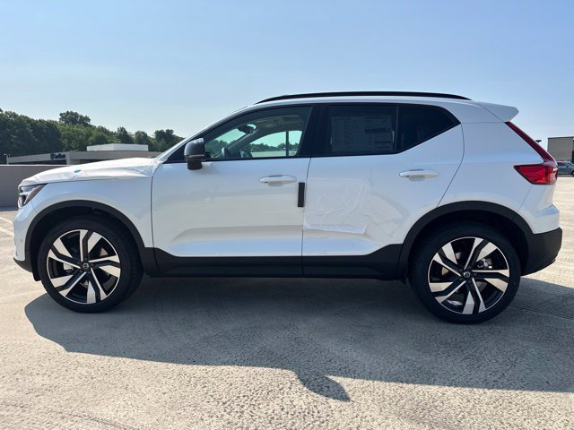 New 2026 Volvo XC40 B5 Ultra w/ Protection Package Premier AWD/4WD image 4