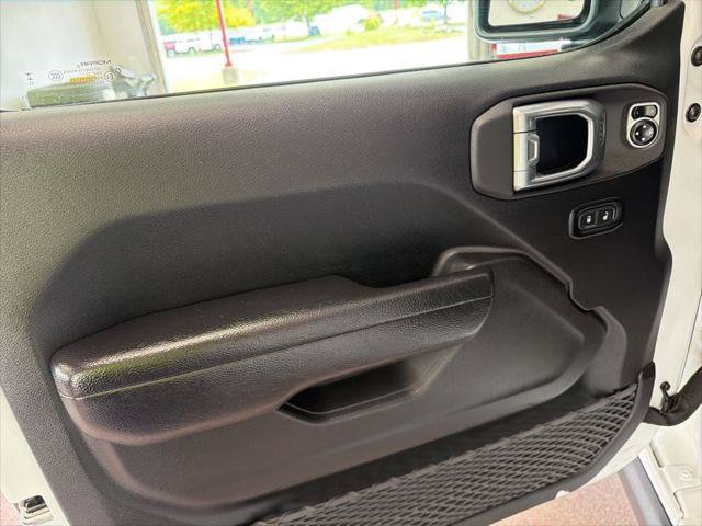 Used 2024 Jeep Wrangler Unlimited AWD/4WD image 6