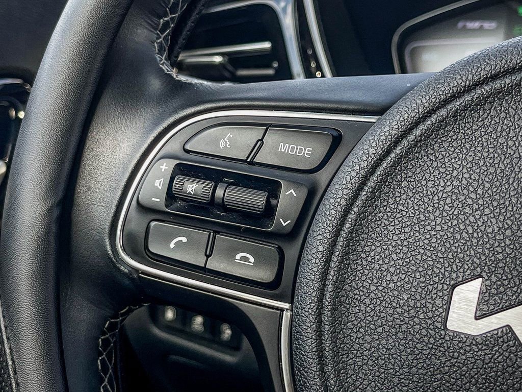 Used 2022 Kia Niro EX Premium image 35