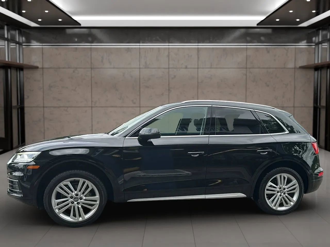 Used 2019 Audi Q5 2.0T Premium Plus w/ Premium Plus Package AWD/4WD image 2