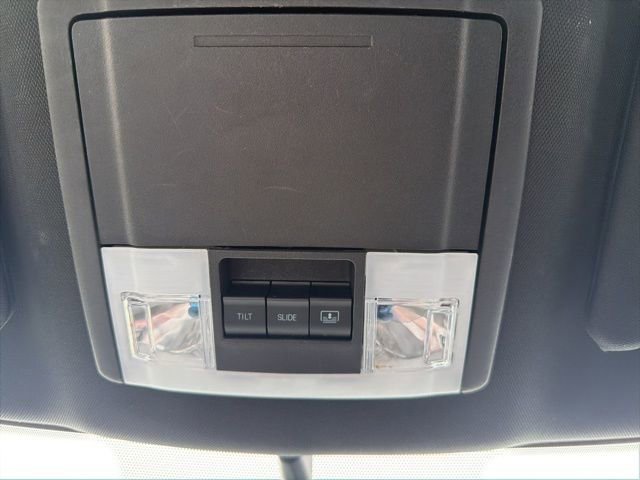 Used 2018 Ford Explorer XLT w/ Equipment Group 202A image 35