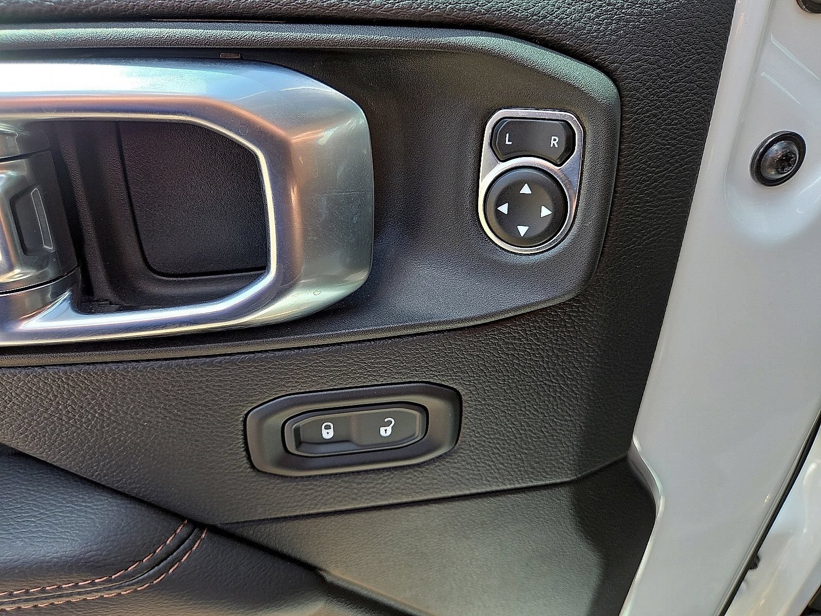 Used 2023 Jeep Wrangler Unlimited Rubicon 392 AWD/4WD image 23