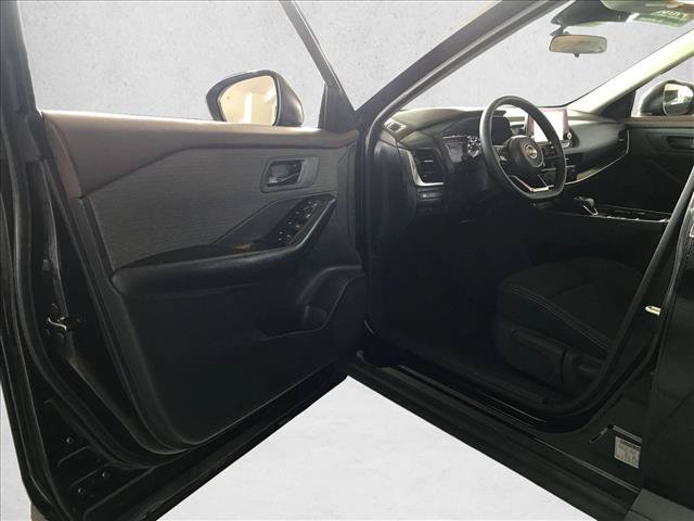 Used 2023 Nissan Rogue S FWD image 11