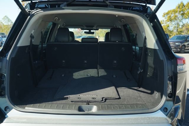 Used 2023 Nissan Pathfinder SL image 18