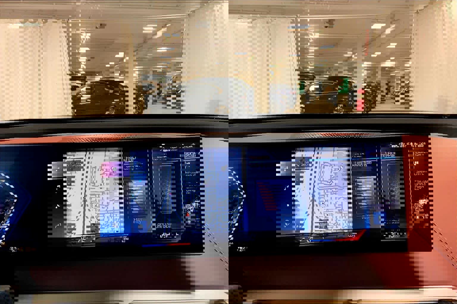 Used 2023 BMW iX xDrive50 w/ Premium Package image 35