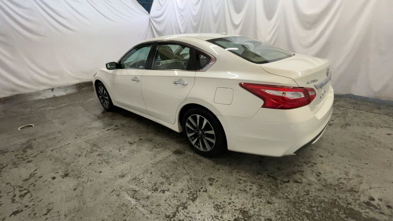 Used 2017 Nissan Altima 2.5 SV FWD image 10
