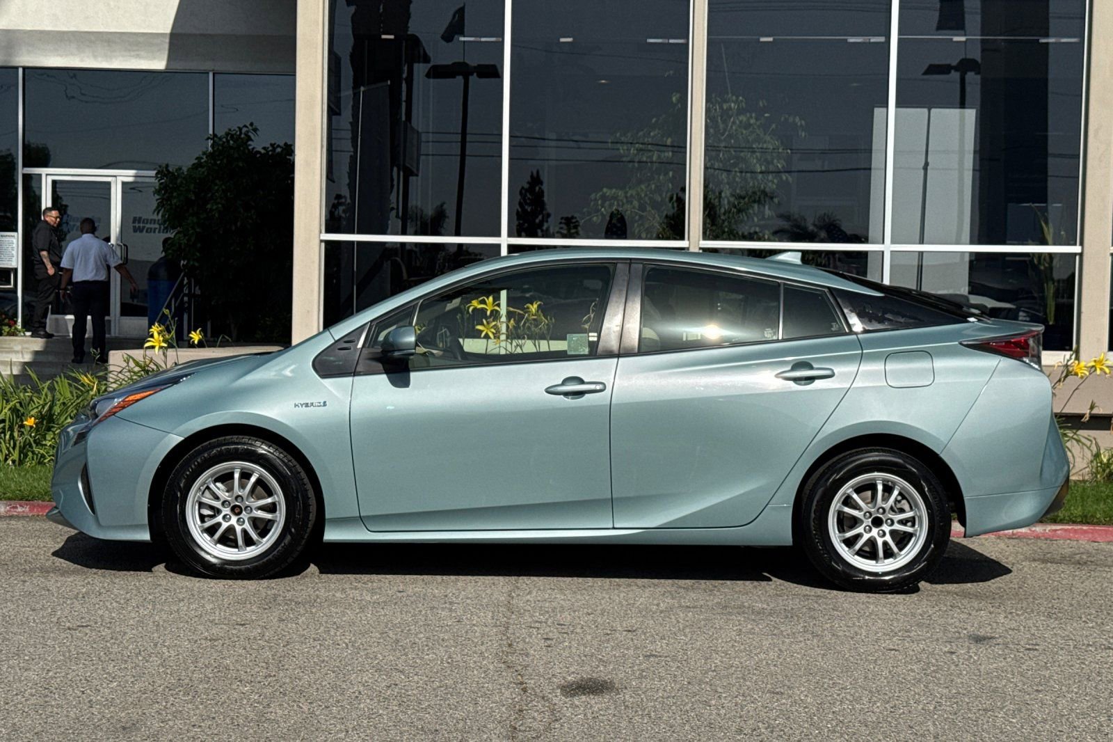 Used 2016 Toyota Prius Two image 7