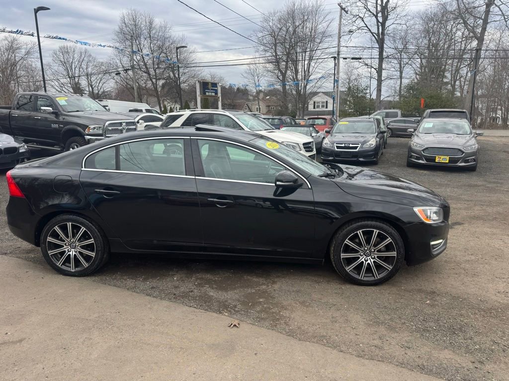 Used 2017 Volvo S60 T5 Inscription w/ Convenience Package image 4