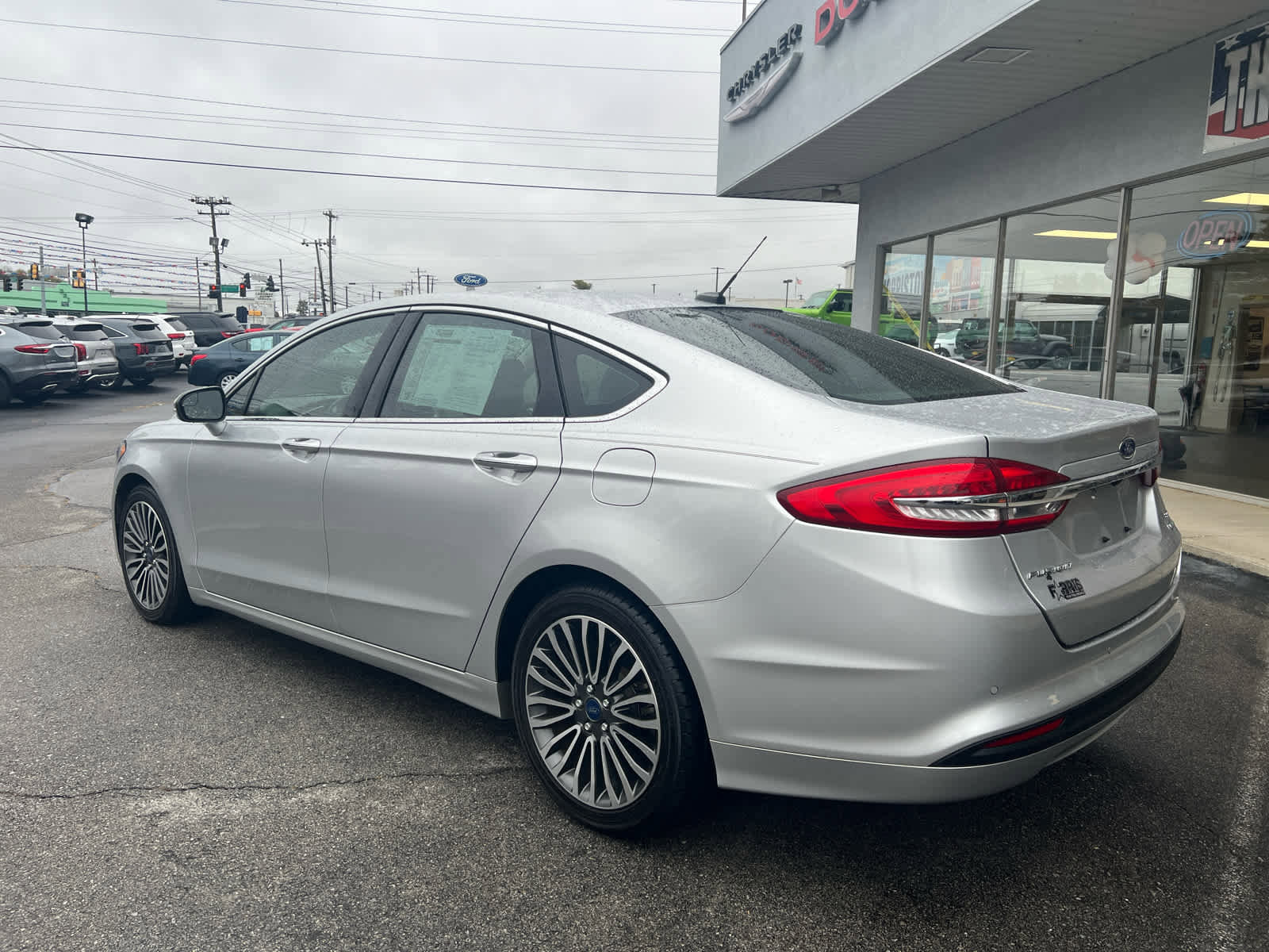 Used 2018 Ford Fusion SE w/ Fusion SE Technology Package image 9