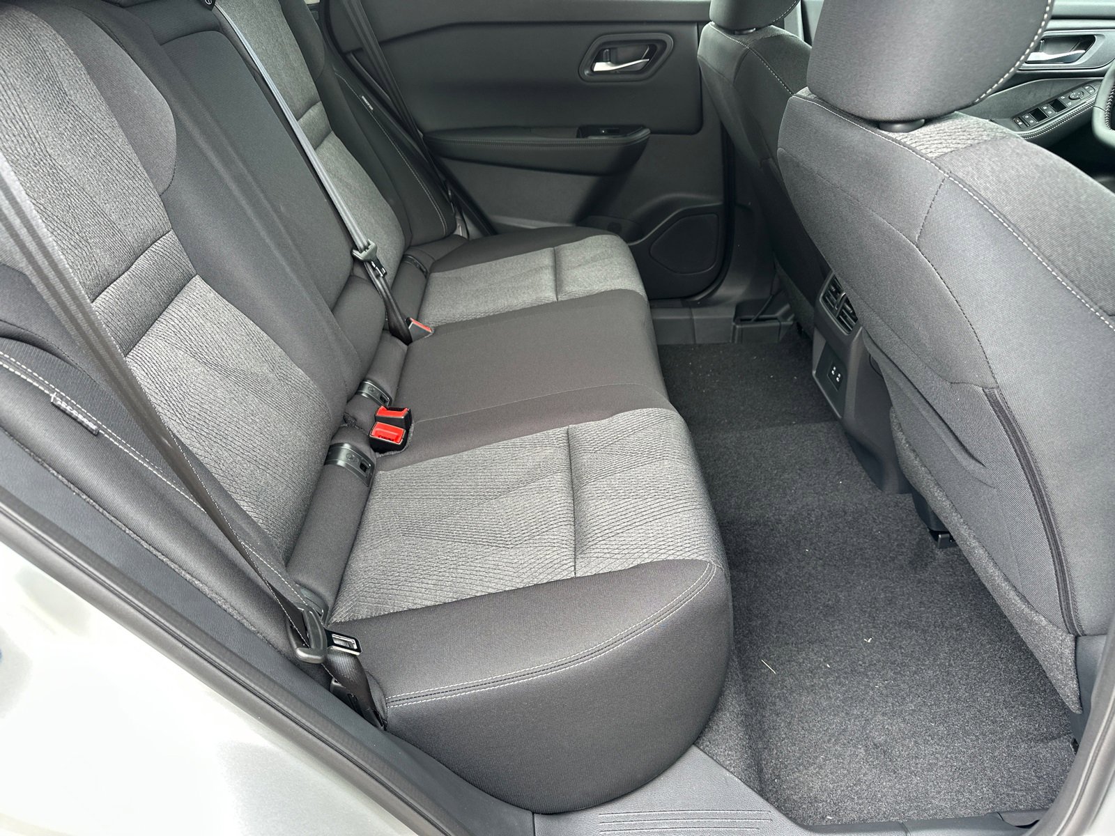 New 2025 Nissan Rogue SV image 16