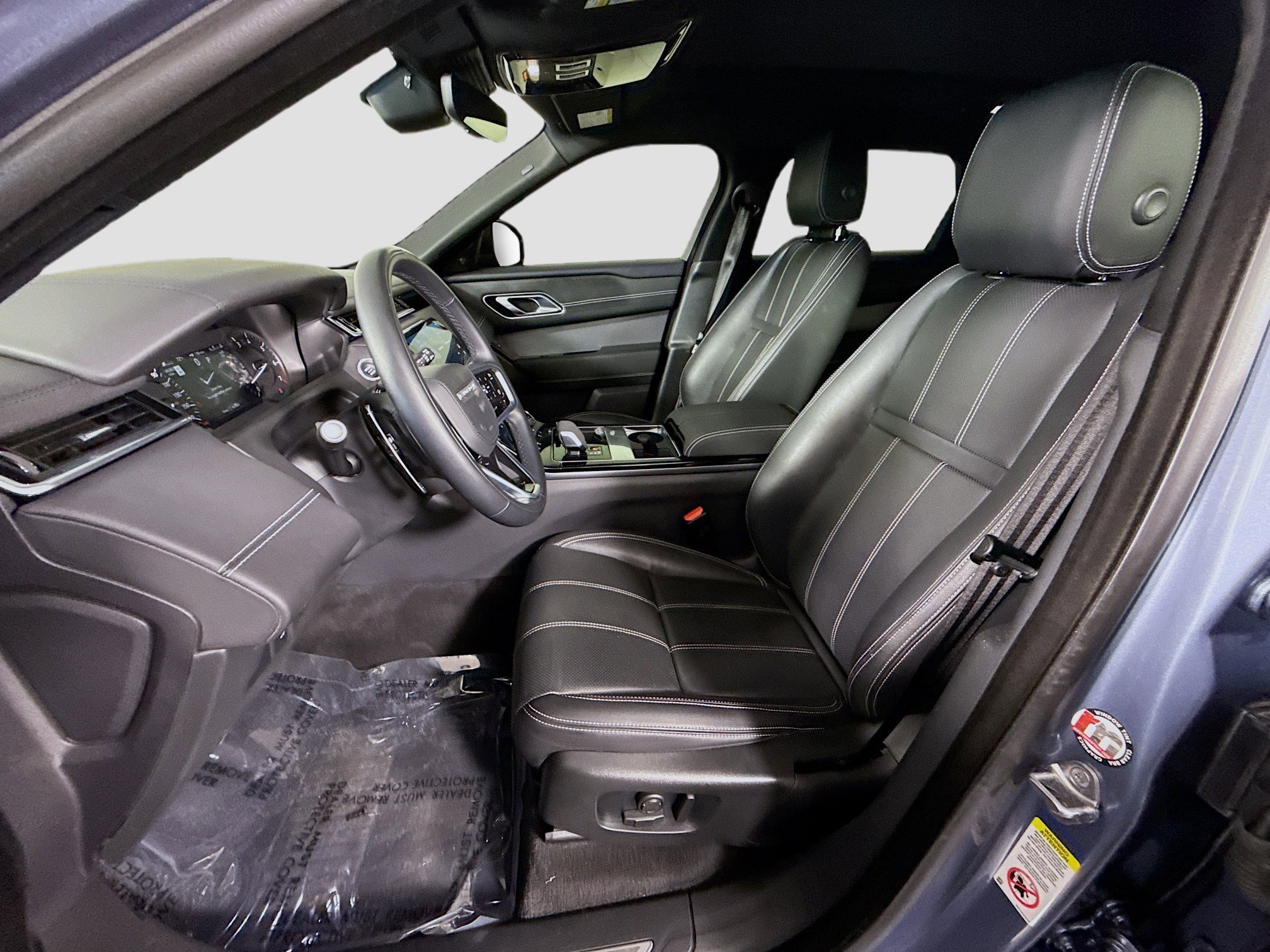 Used 2023 Land Rover Range Rover Velar R-Dynamic S image 22