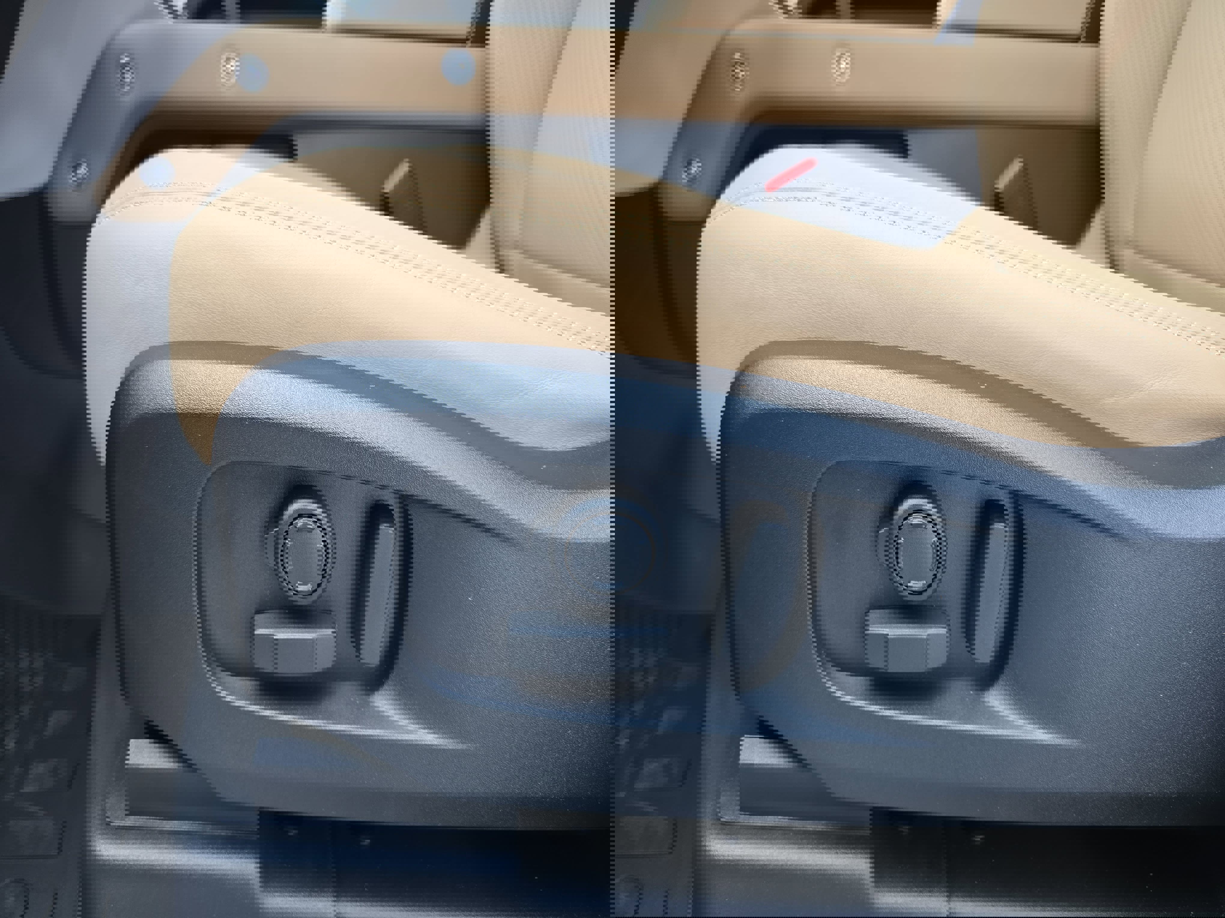 New 2026 Land Rover Defender 110 X-Dynamic SE image 28