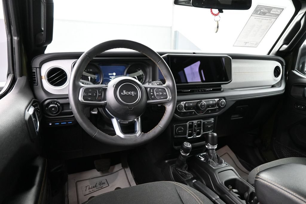 Used 2024 Jeep Wrangler Unlimited Sahara AWD/4WD image 26