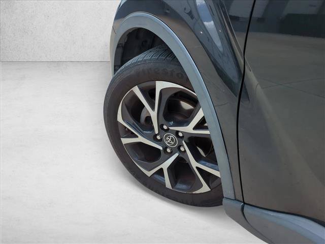 Used 2019 Toyota C-HR XLE FWD image 10