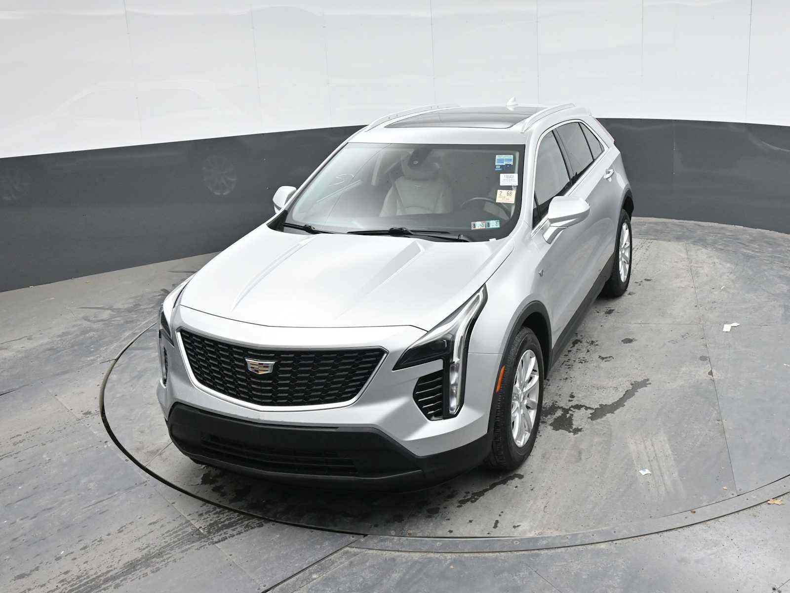 Used 2019 Cadillac XT4 Luxury w/ Cold Weather Package AWD/4WD image 30