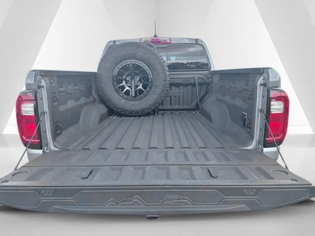 Used 2024 GMC Canyon AT4X w/ AT4X AEV Edition AWD/4WD image 29