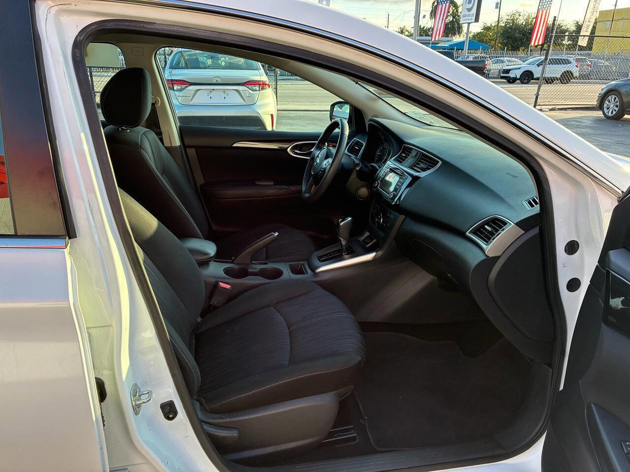 Used 2018 Nissan Sentra SV image 5
