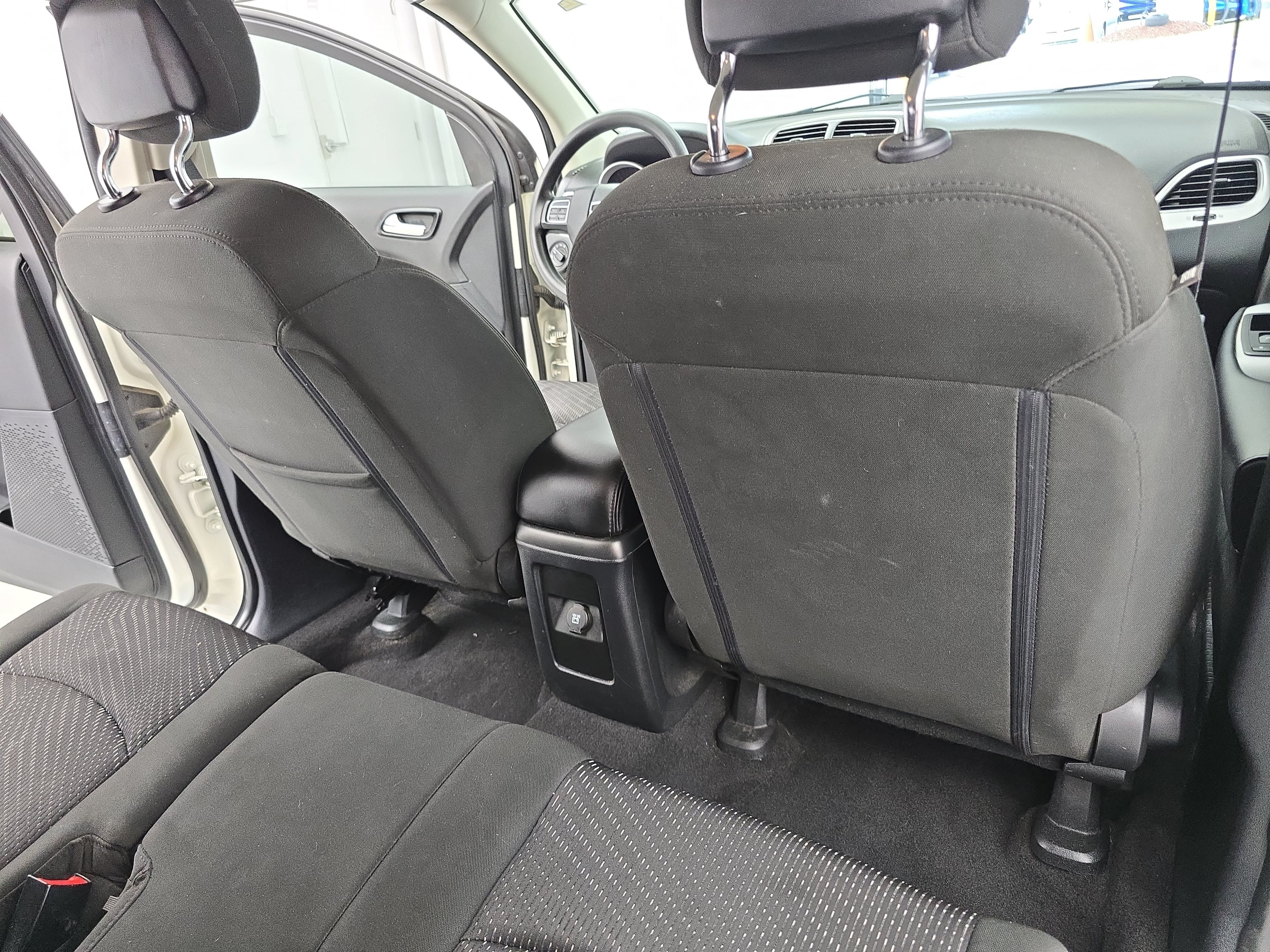 Used 2020 Dodge Journey SE FWD image 11