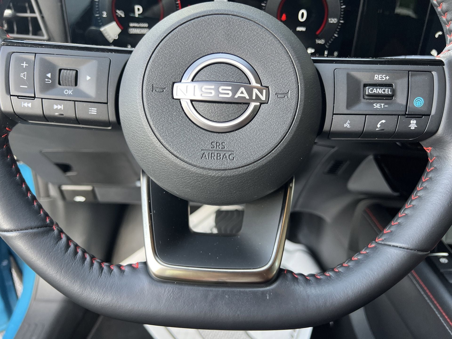 Certified 2025 Nissan Kicks SR FWD image 10