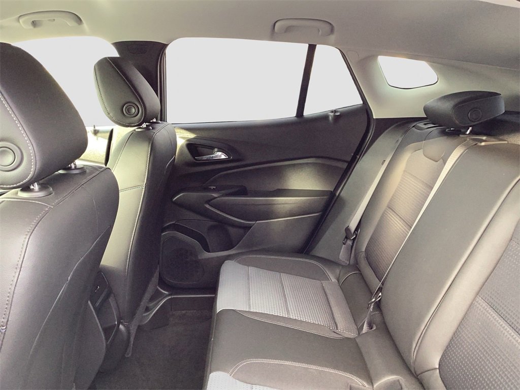 Used 2024 Chevrolet Trax LT w/ LT Convenience Package image 13