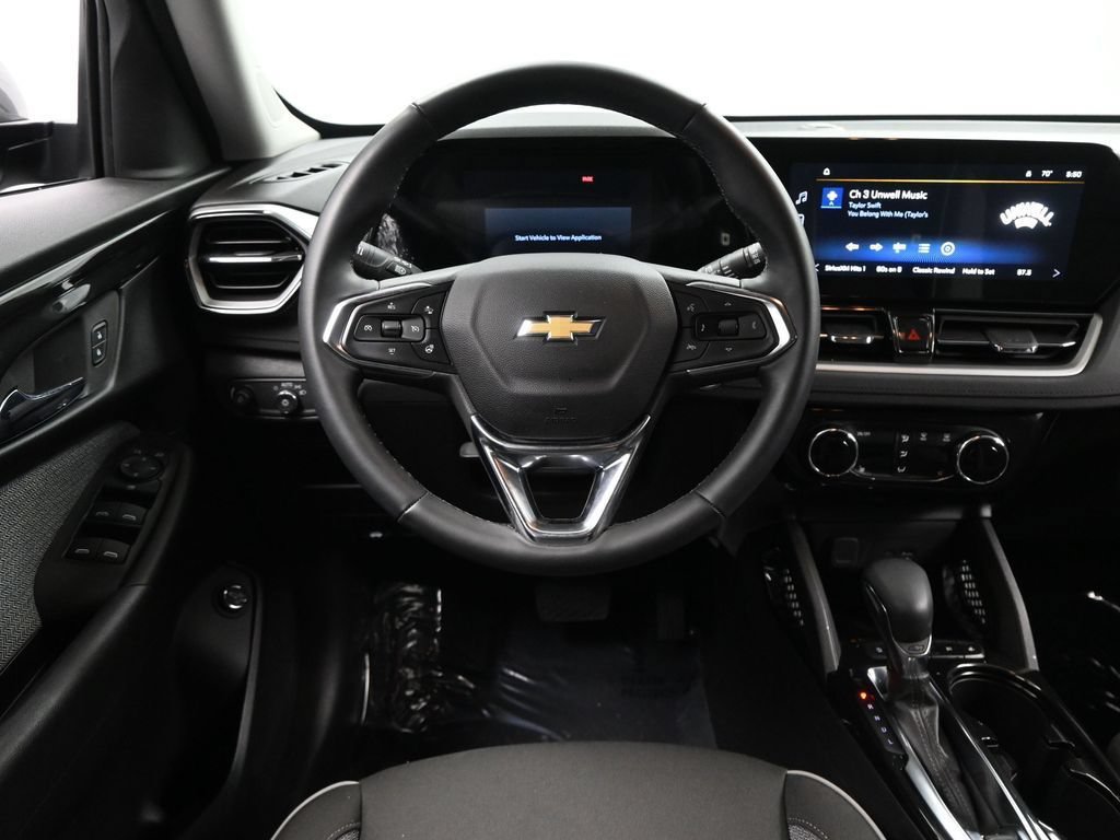 Used 2025 Chevrolet TrailBlazer LT w/ Convenience Package FWD image 18