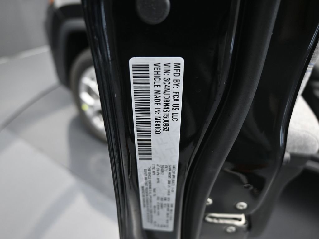 Used 2025 Jeep Compass Latitude image 15