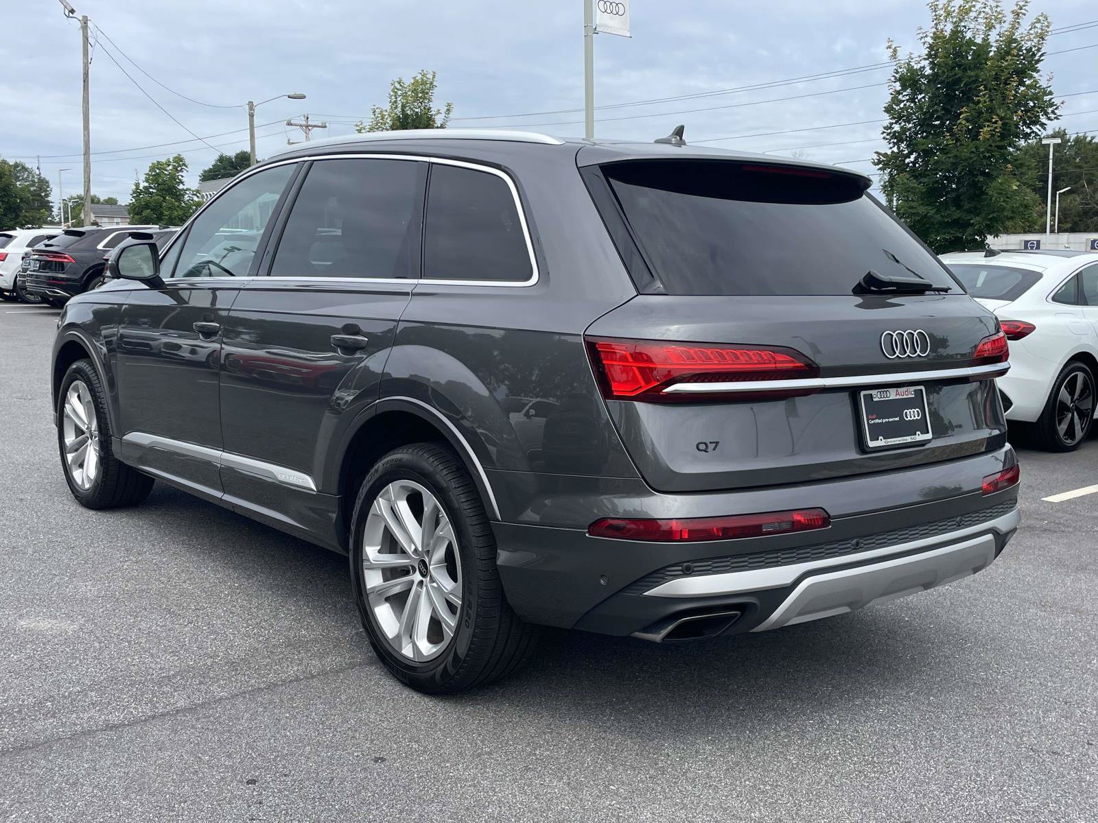 Certified 2025 Audi Q7 2.0T Premium Plus AWD/4WD image 4