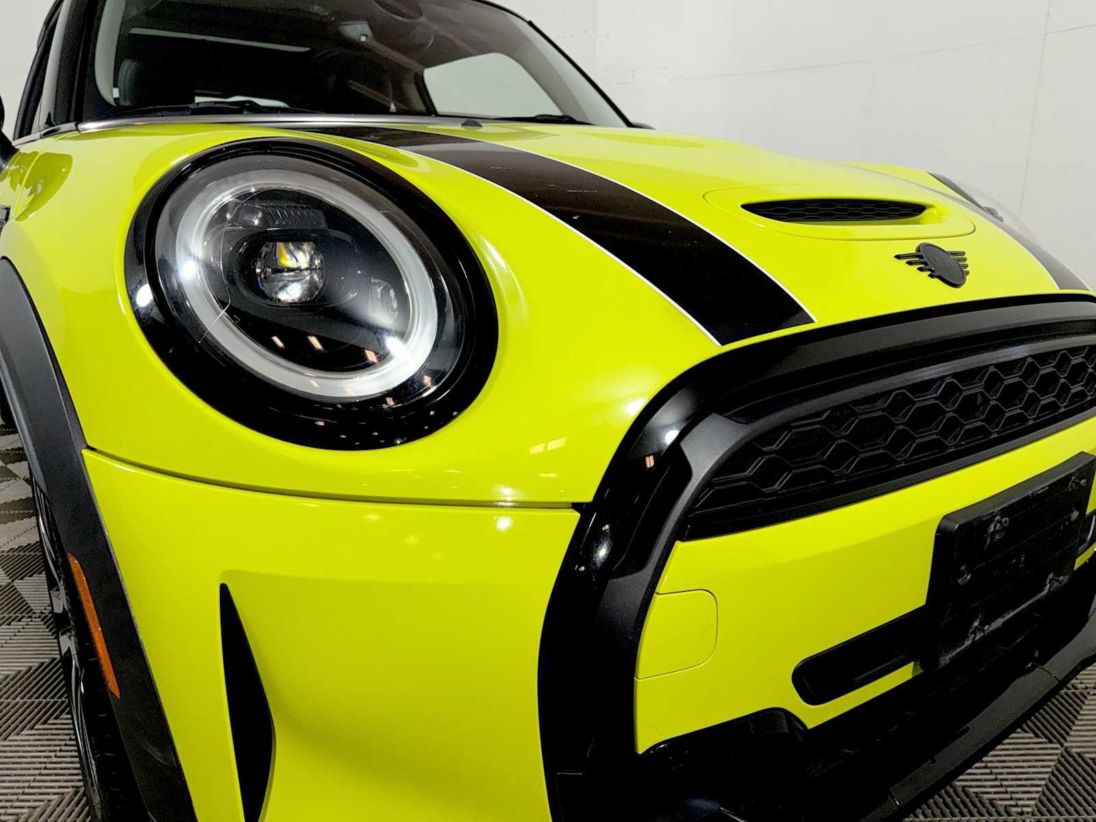 Used 2023 MINI Cooper S w/ Signature Upholstery Package FWD image 25