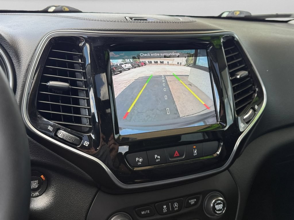 Certified 2022 Jeep Cherokee Limited AWD/4WD image 16