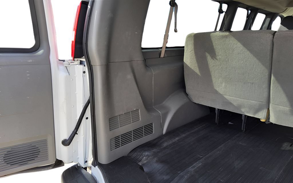 Used 2023 Chevrolet Express 3500 LS RWD image 23