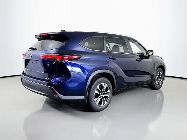 Used 2025 Toyota Highlander XLE AWD/4WD image 6