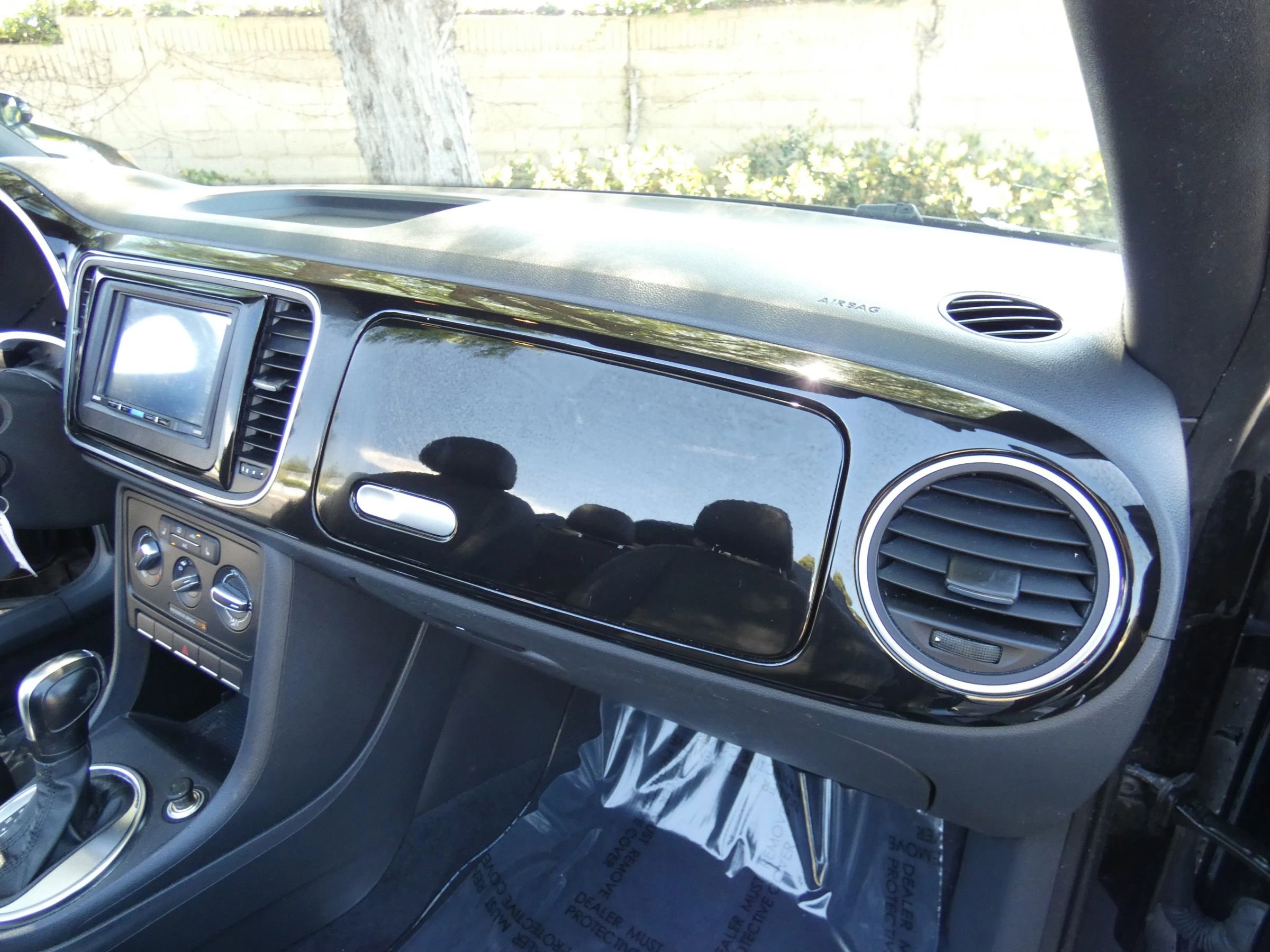 Used 2014 Volkswagen Beetle 2.5 image 24