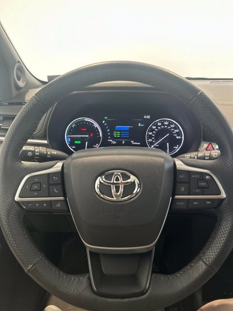 Certified 2024 Toyota Sienna Limited AWD/4WD image 10