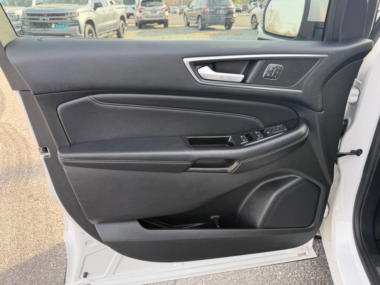Used 2015 Ford Edge Titanium w/ Equipment Group 302A FWD image 9