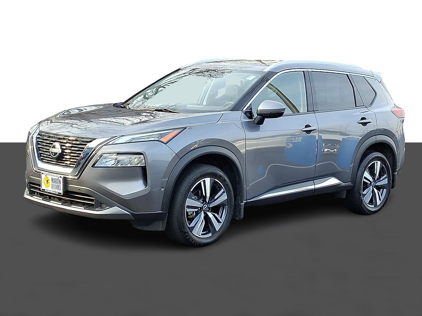 Used 2023 Nissan Rogue SL w/ SL Premium Package image 3