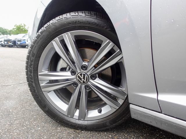 Used 2024 Volkswagen Jetta SE w/ Panoramic Sunroof Package image 10