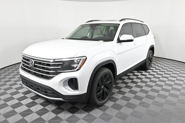 New 2026 Volkswagen Atlas SE image 2