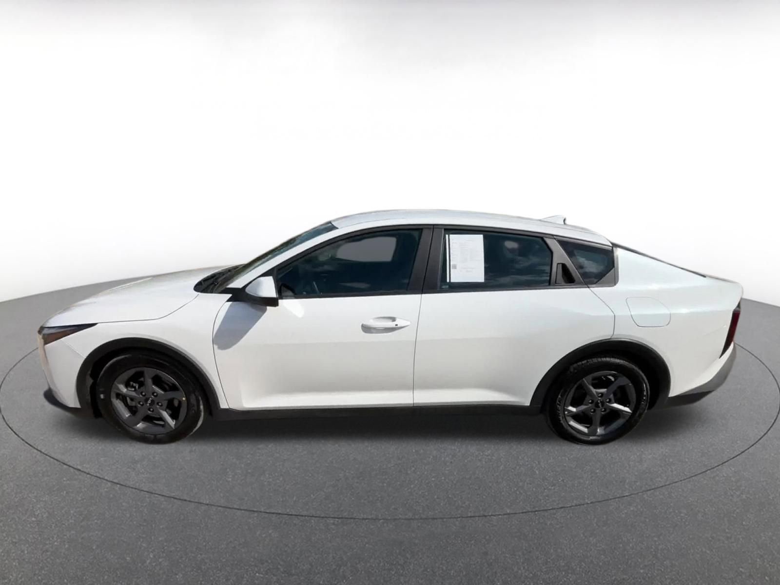 Used 2025 Kia K4 FWD image 9