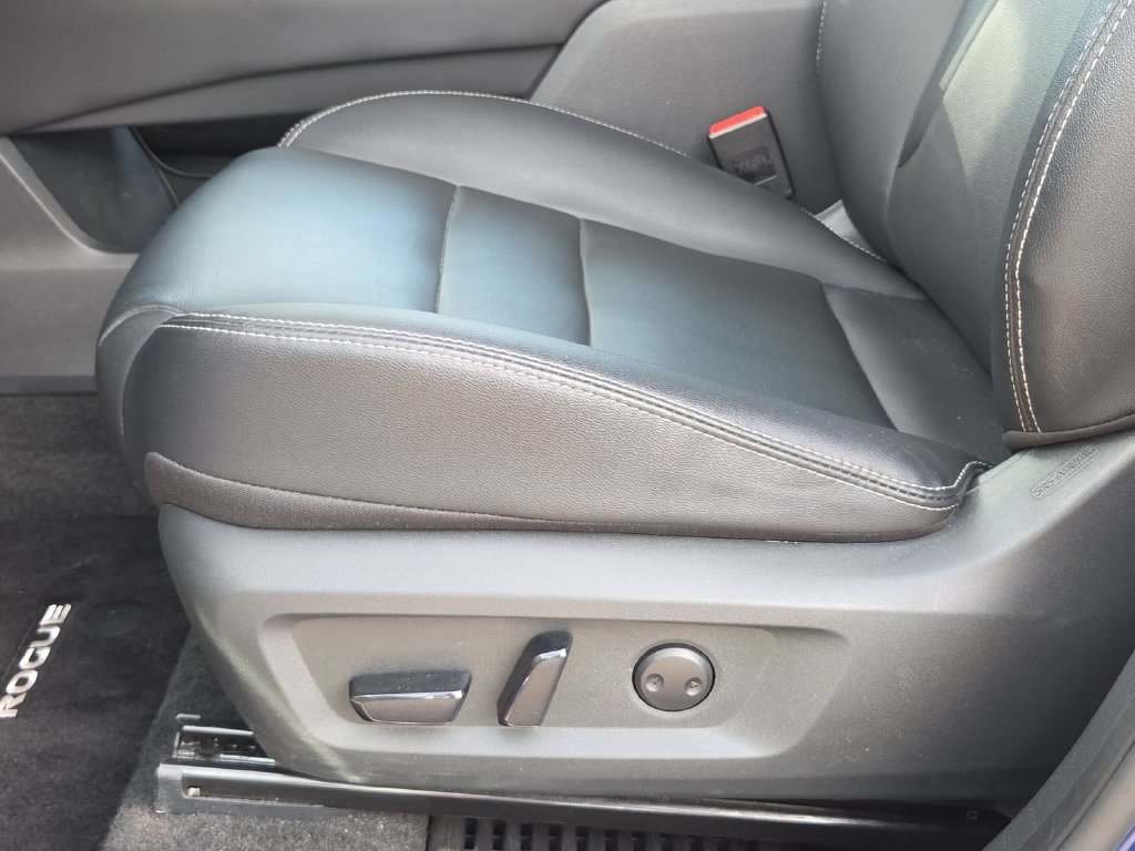 Used 2023 Nissan Rogue SL AWD/4WD image 16