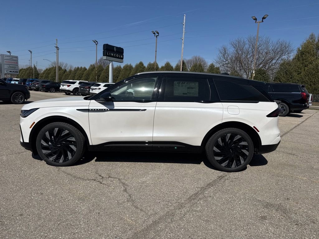 New 2026 Lincoln Nautilus Reserve w/ Jet Appearance Package image 4